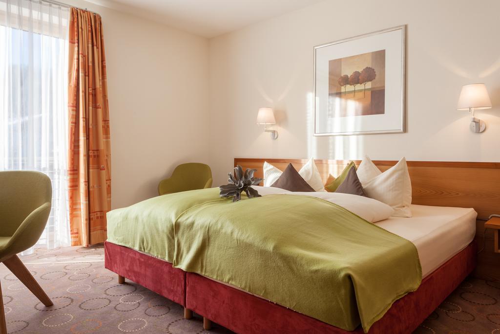 Hotel Waldhorn Кемптен Экстерьер фото